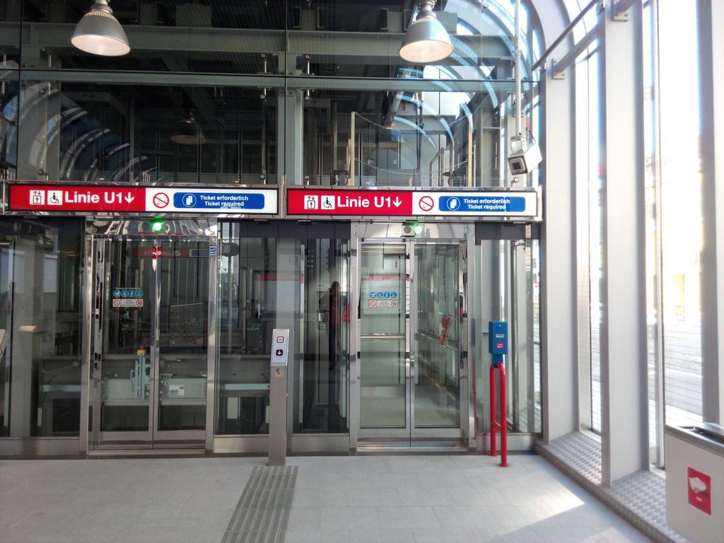 Apartment Paradies - U1 Station Altes Landgut Viena Exterior foto