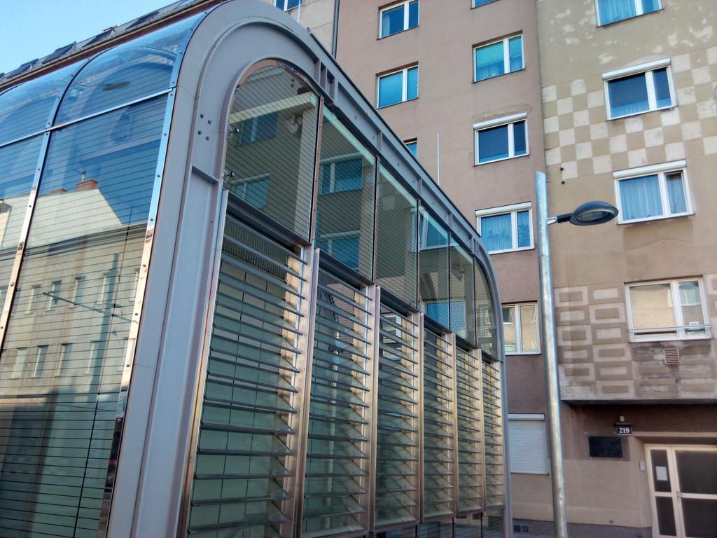 Apartment Paradies - U1 Station Altes Landgut Viena Exterior foto